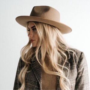 GigiPip Monroe in Brown
S/M 57